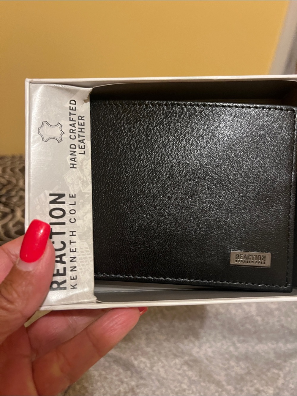 Kenneth Cole Black Leather Slim Bi-Fold Card Wallet